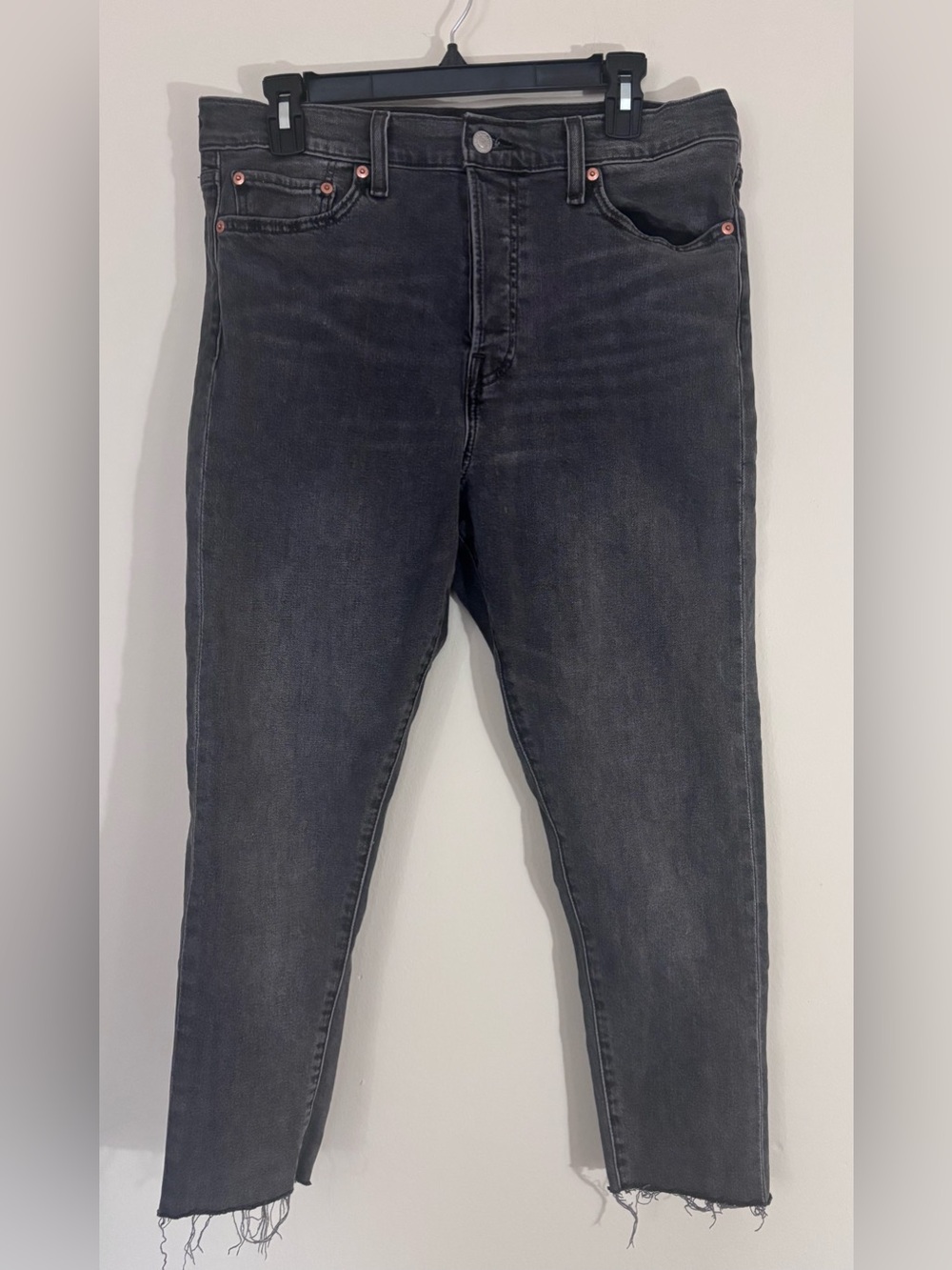 Levi’s Wedgie Skinny Jeans Size 32 Washed Black Raw Hem High Rise